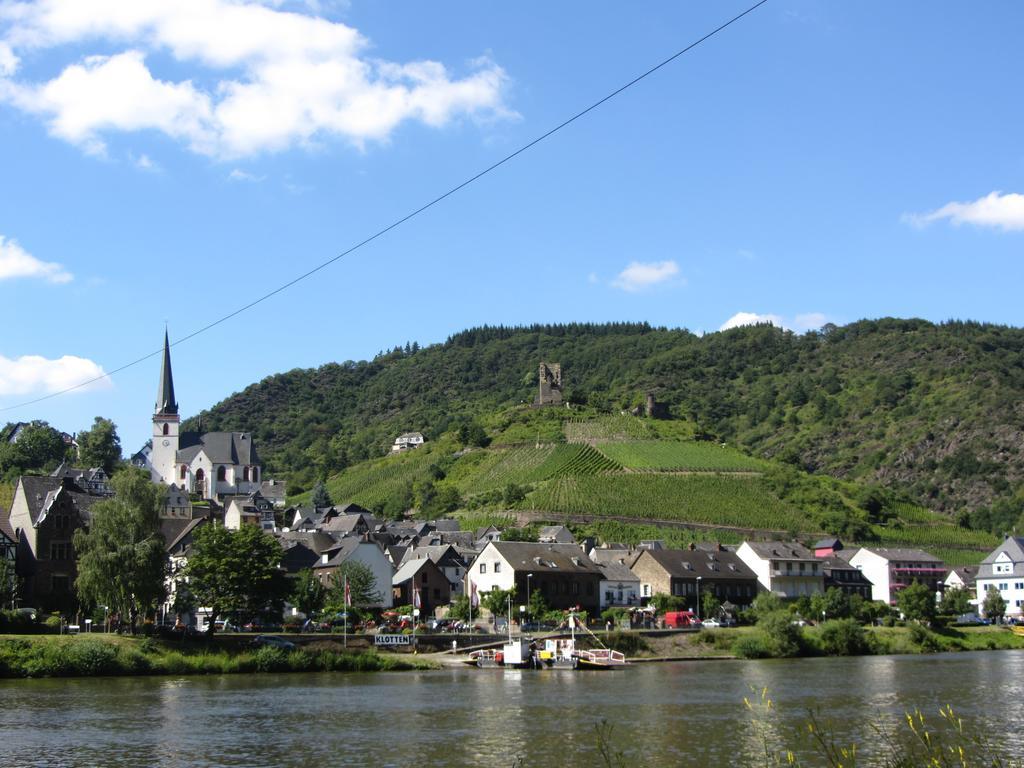 Weinhotel Hubertus Garni Клоттен Экстерьер фото